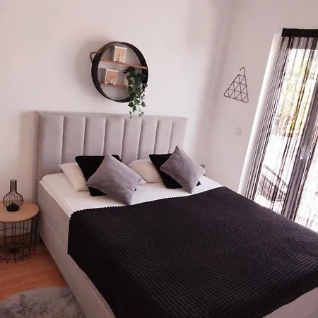 Studio Apartman Marly דירה *